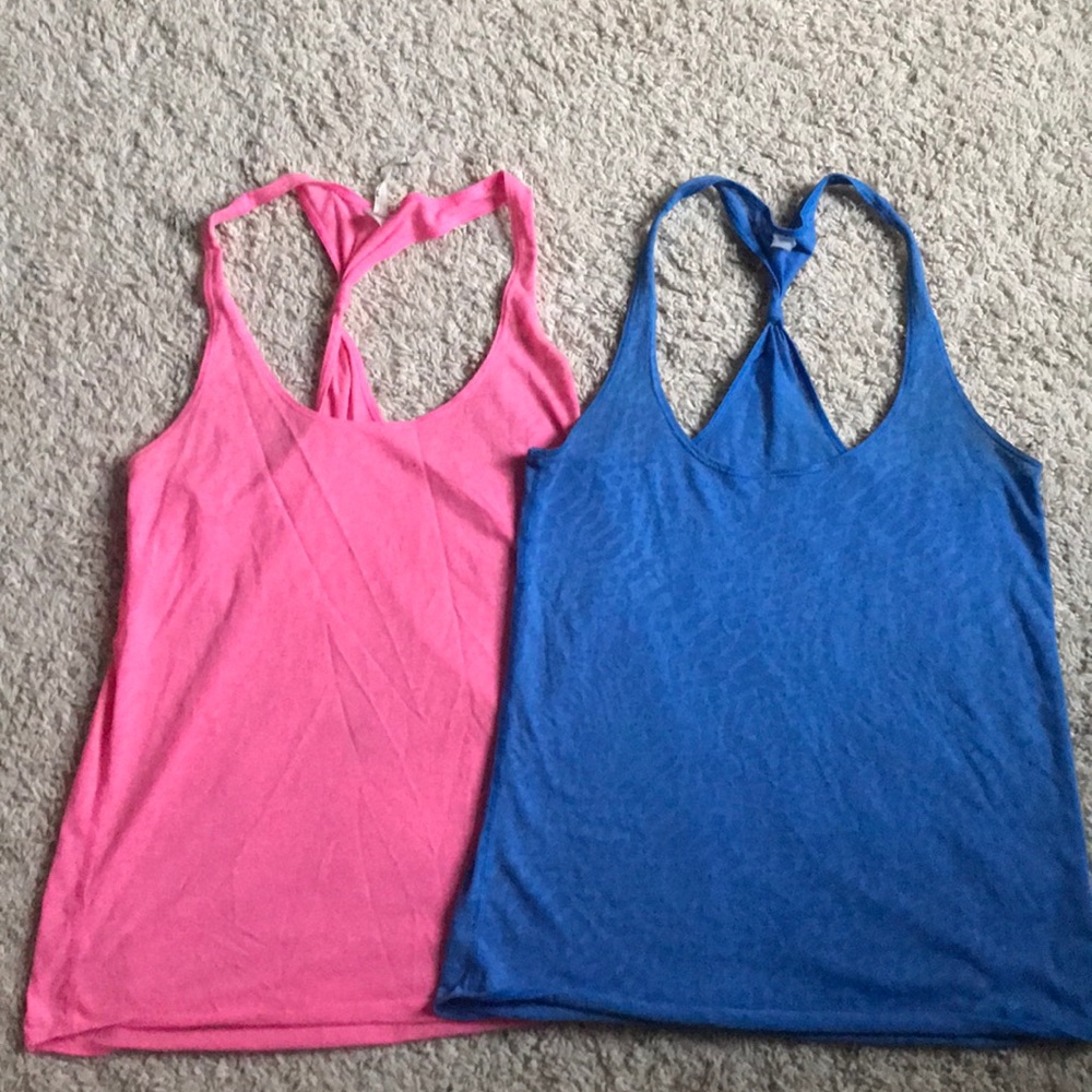 Set of 2 Under Armour Tanks